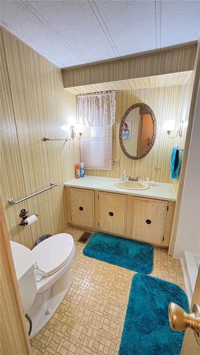 For Sale: $70,000 (2 beds, 2 baths, 1056 Square Feet)