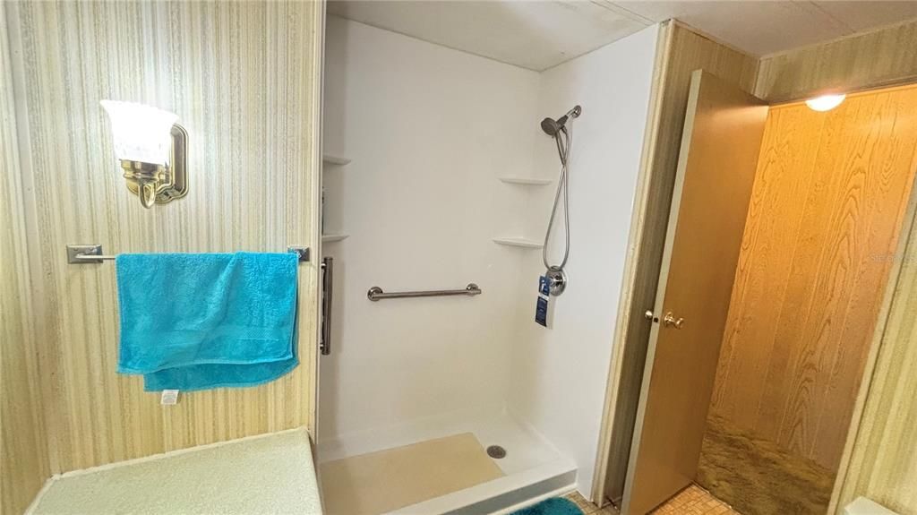 For Sale: $70,000 (2 beds, 2 baths, 1056 Square Feet)