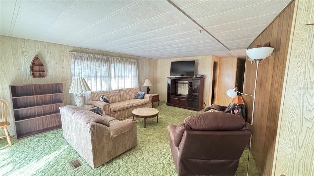 For Sale: $70,000 (2 beds, 2 baths, 1056 Square Feet)