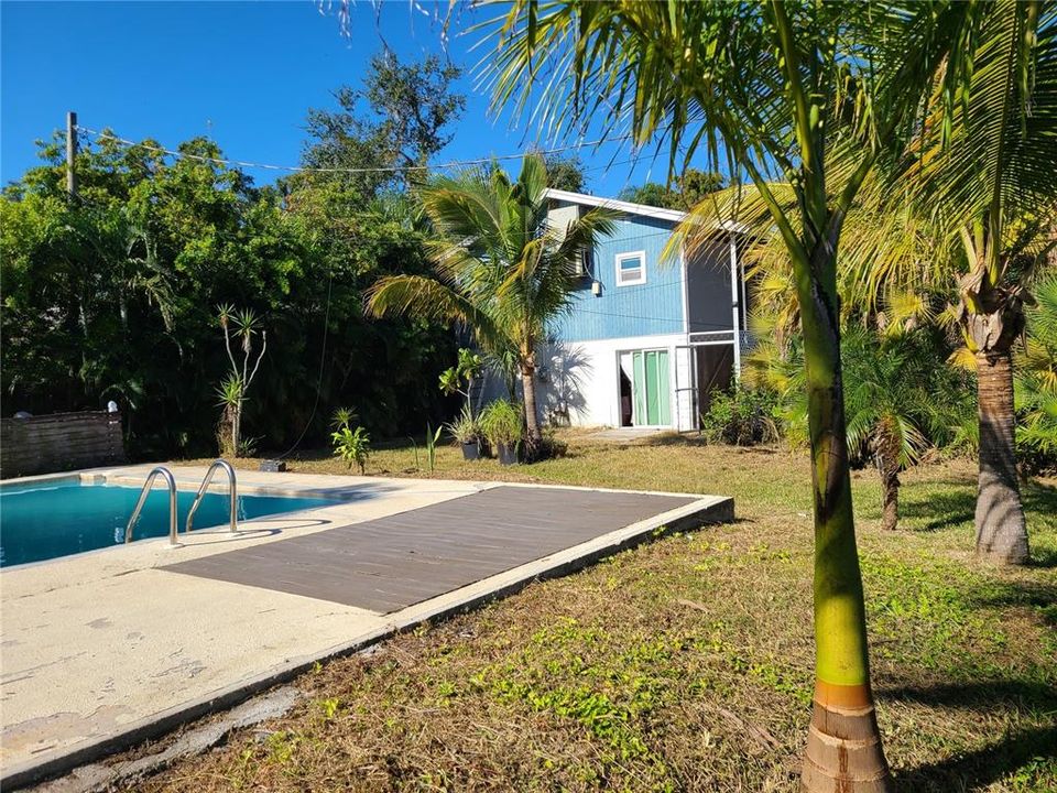 For Rent: $2,200 (3 beds, 1 baths, 1150 Square Feet)