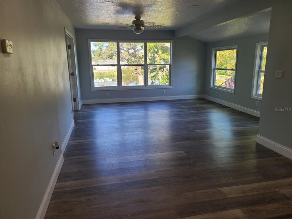 For Rent: $2,200 (3 beds, 1 baths, 1150 Square Feet)