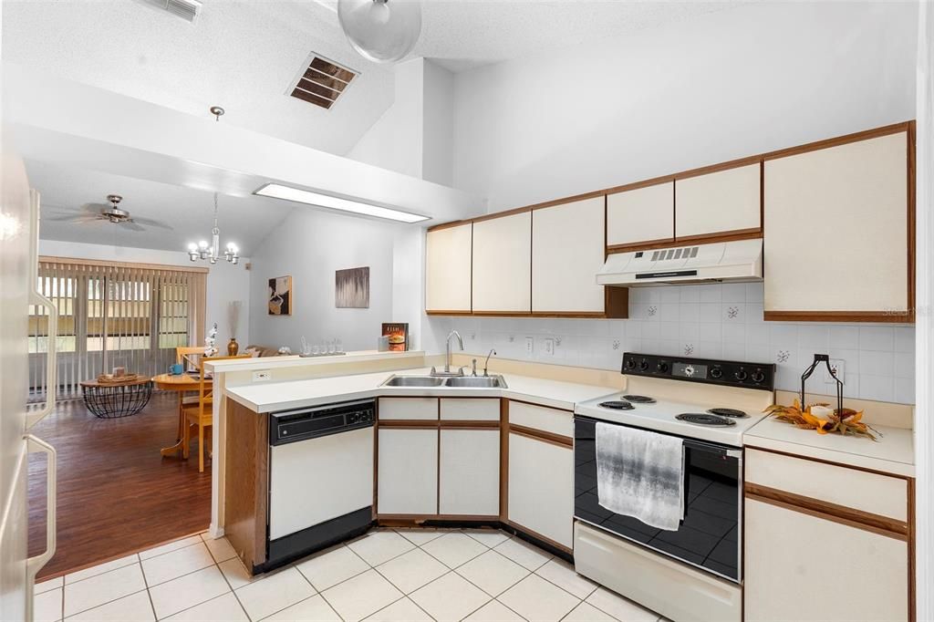 En Venta: $285,000 (2 camas, 2 baños, 1248 Pies cuadrados)