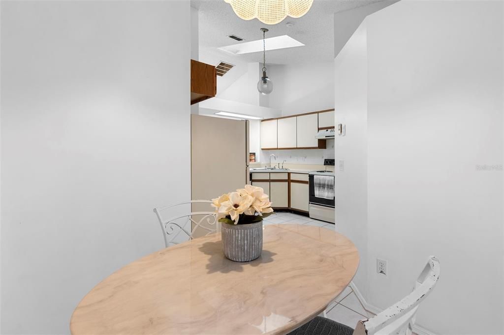 En Venta: $285,000 (2 camas, 2 baños, 1248 Pies cuadrados)