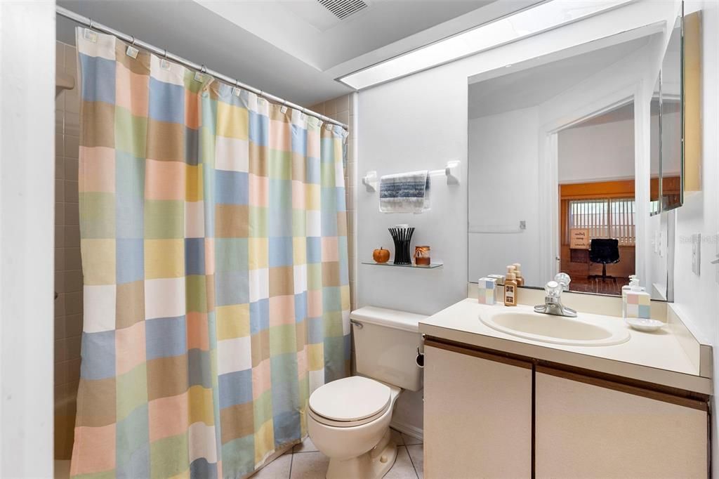 En Venta: $285,000 (2 camas, 2 baños, 1248 Pies cuadrados)