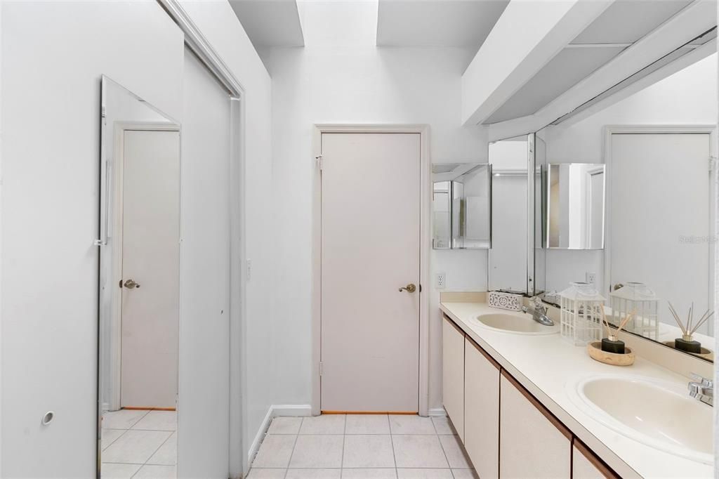 En Venta: $285,000 (2 camas, 2 baños, 1248 Pies cuadrados)