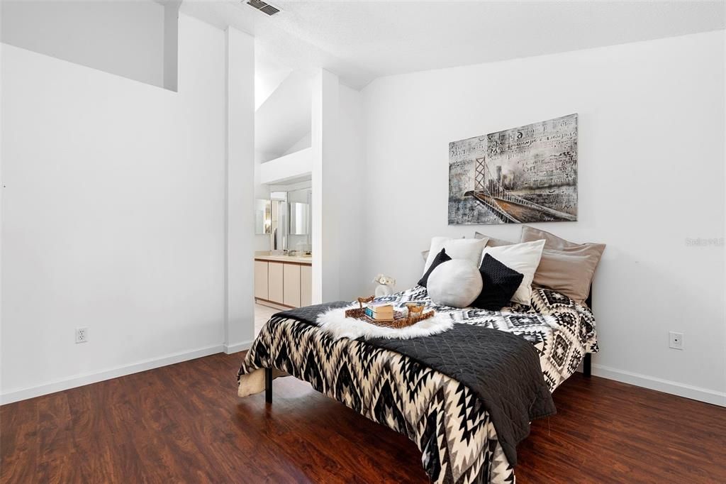 En Venta: $285,000 (2 camas, 2 baños, 1248 Pies cuadrados)