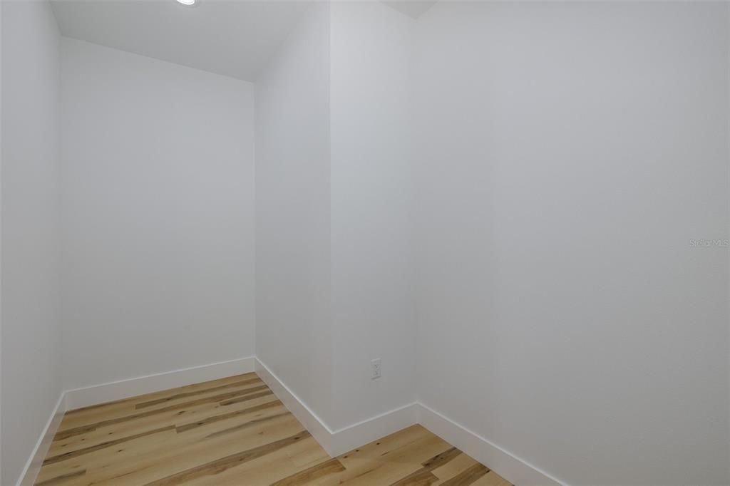 На продажу: $450,000 (4 спален, 2 ванн, 2125 Квадратных фут)