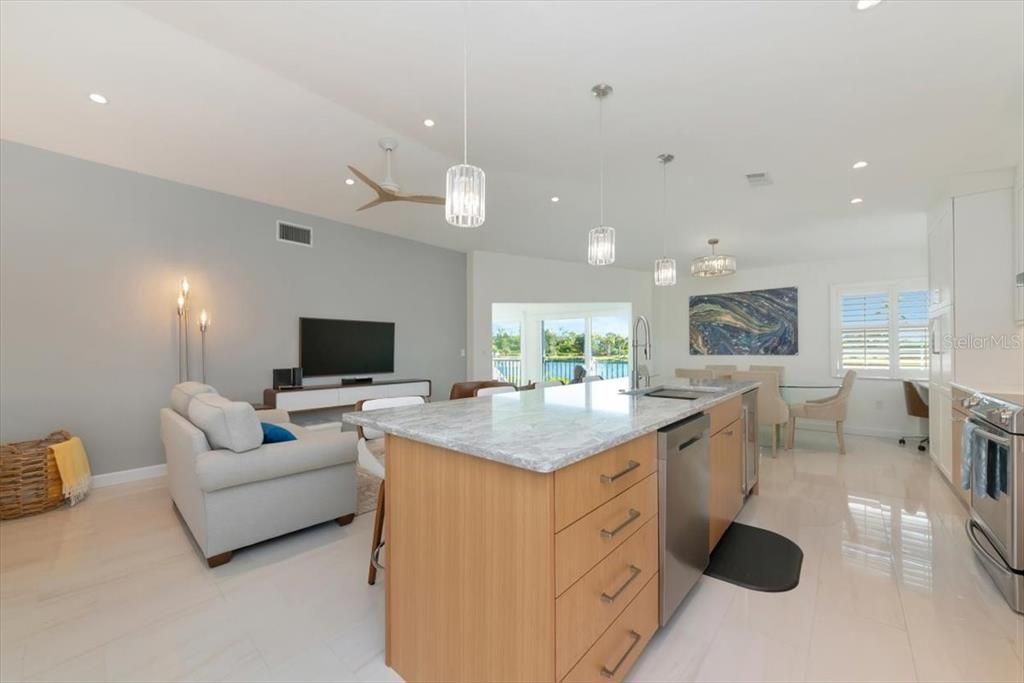 待售: $469,000 (2 贝兹, 2 浴室, 1440 平方英尺)