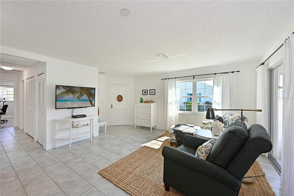 En Venta: $335,000 (2 camas, 2 baños, 1234 Pies cuadrados)