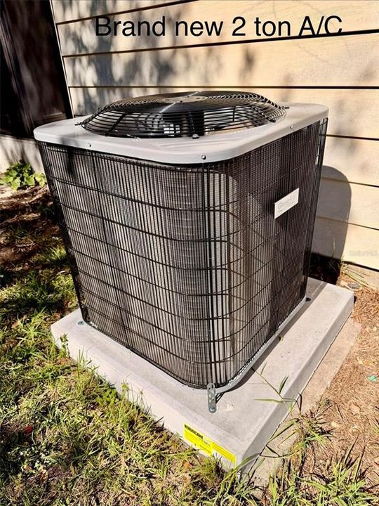 For Sale: $199,000 (2 beds, 2 baths, 933 Square Feet)