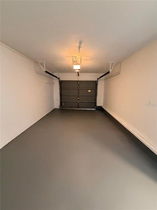 For Sale: $199,000 (2 beds, 2 baths, 933 Square Feet)