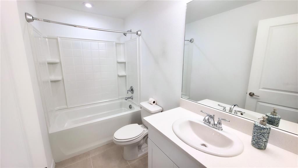 For Rent: $2,285 (3 beds, 2 baths, 1417 Square Feet)