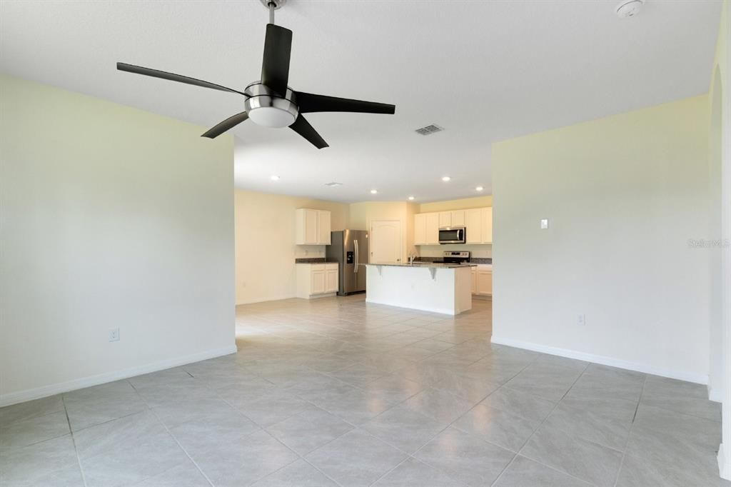 En Renta: $2,450 (4 camas, 2 baños, 1830 Pies cuadrados)