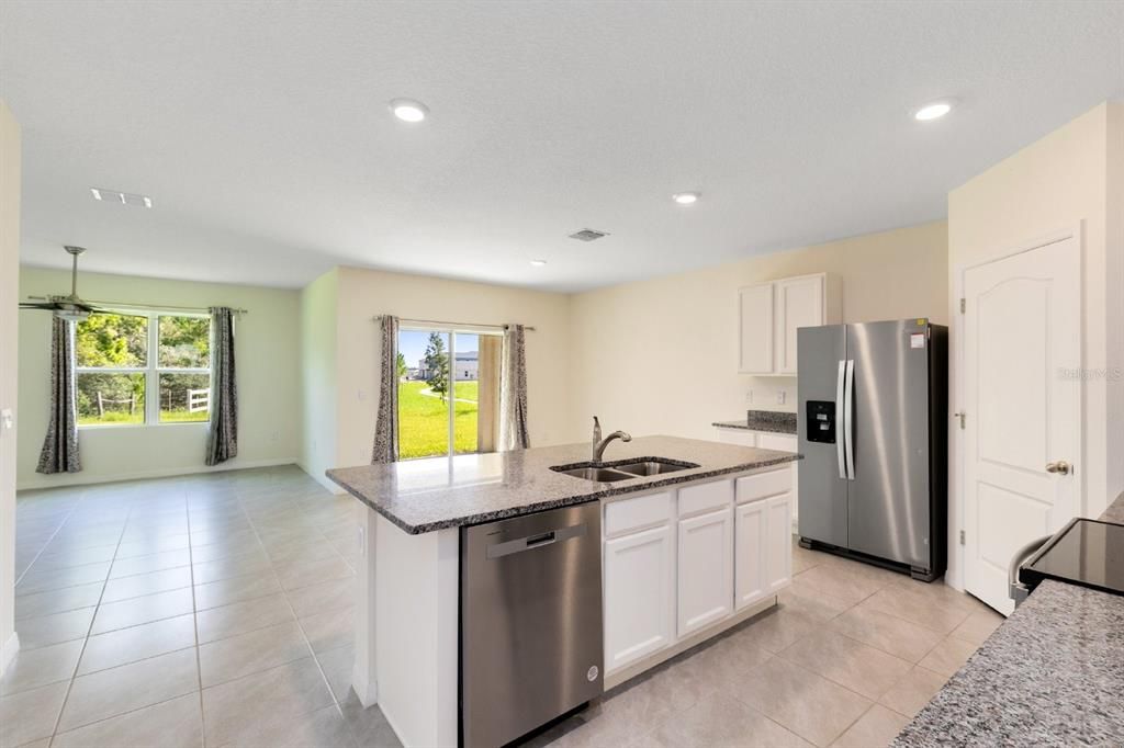 En Renta: $2,450 (4 camas, 2 baños, 1830 Pies cuadrados)