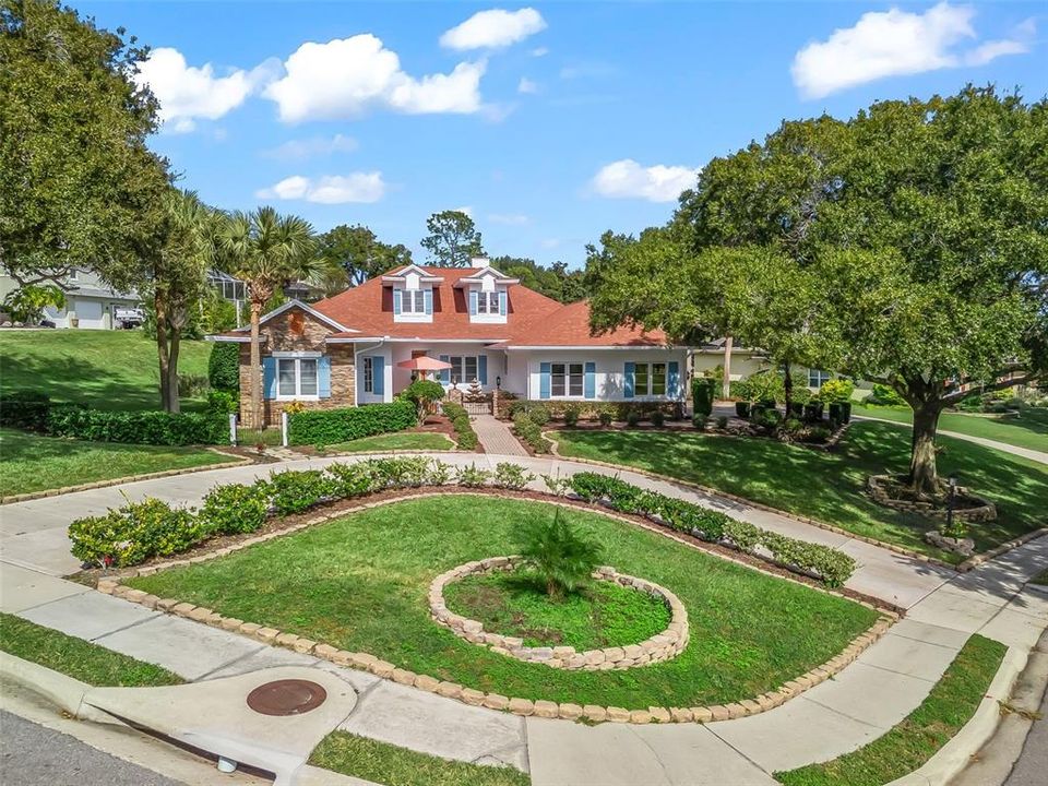 En Venta: $564,900 (3 camas, 3 baños, 2833 Pies cuadrados)