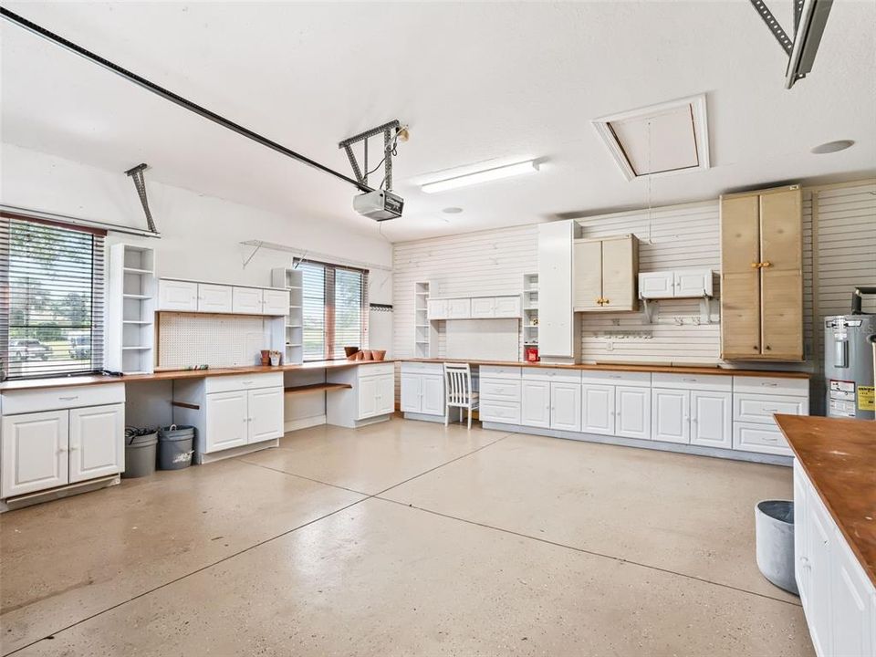 En Venta: $564,900 (3 camas, 3 baños, 2833 Pies cuadrados)