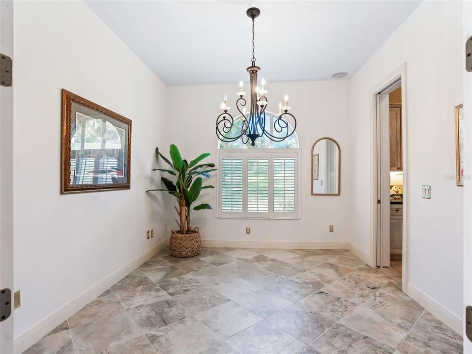 En Venta: $564,900 (3 camas, 3 baños, 2833 Pies cuadrados)