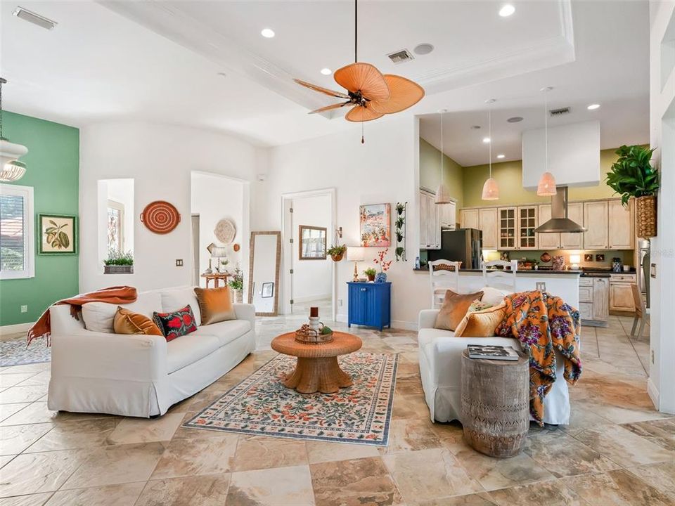 En Venta: $564,900 (3 camas, 3 baños, 2833 Pies cuadrados)