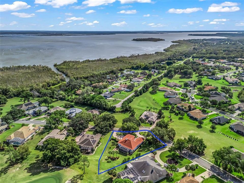 En Venta: $564,900 (3 camas, 3 baños, 2833 Pies cuadrados)