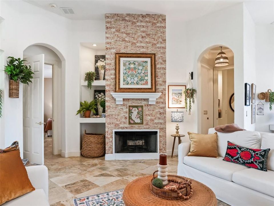 En Venta: $564,900 (3 camas, 3 baños, 2833 Pies cuadrados)