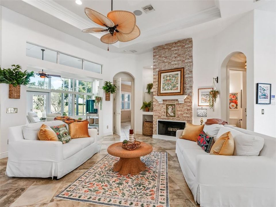 En Venta: $564,900 (3 camas, 3 baños, 2833 Pies cuadrados)