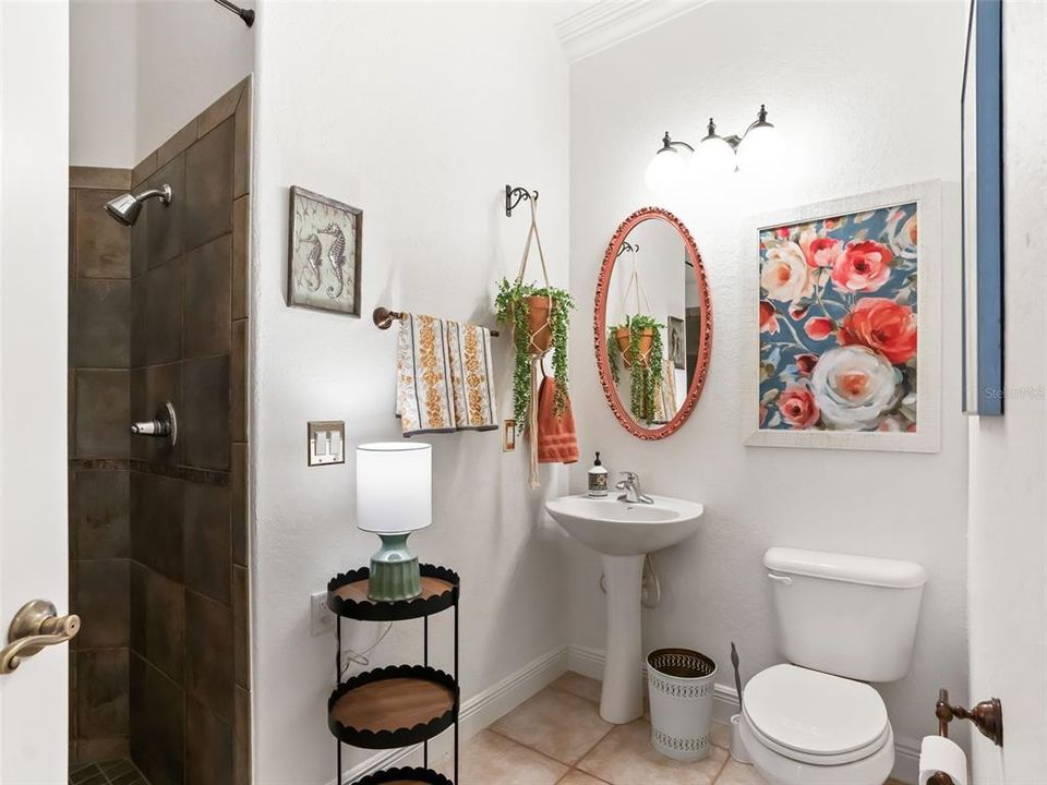 En Venta: $564,900 (3 camas, 3 baños, 2833 Pies cuadrados)