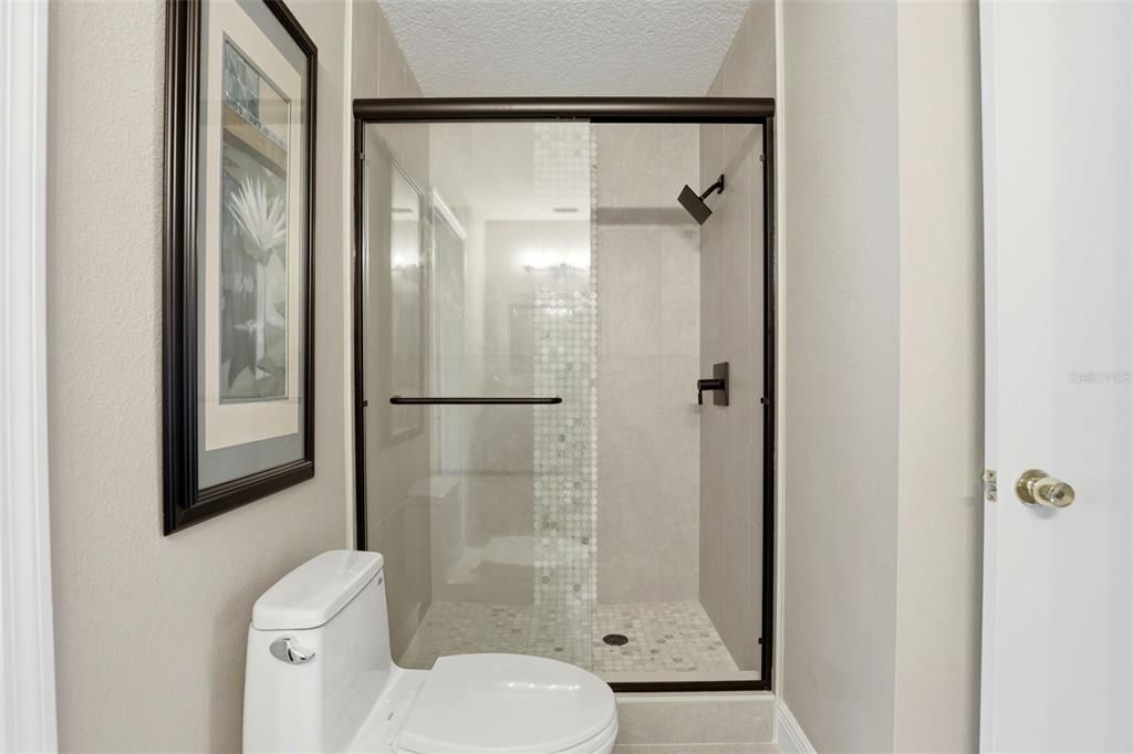 For Sale: $400,000 (3 beds, 2 baths, 1825 Square Feet)