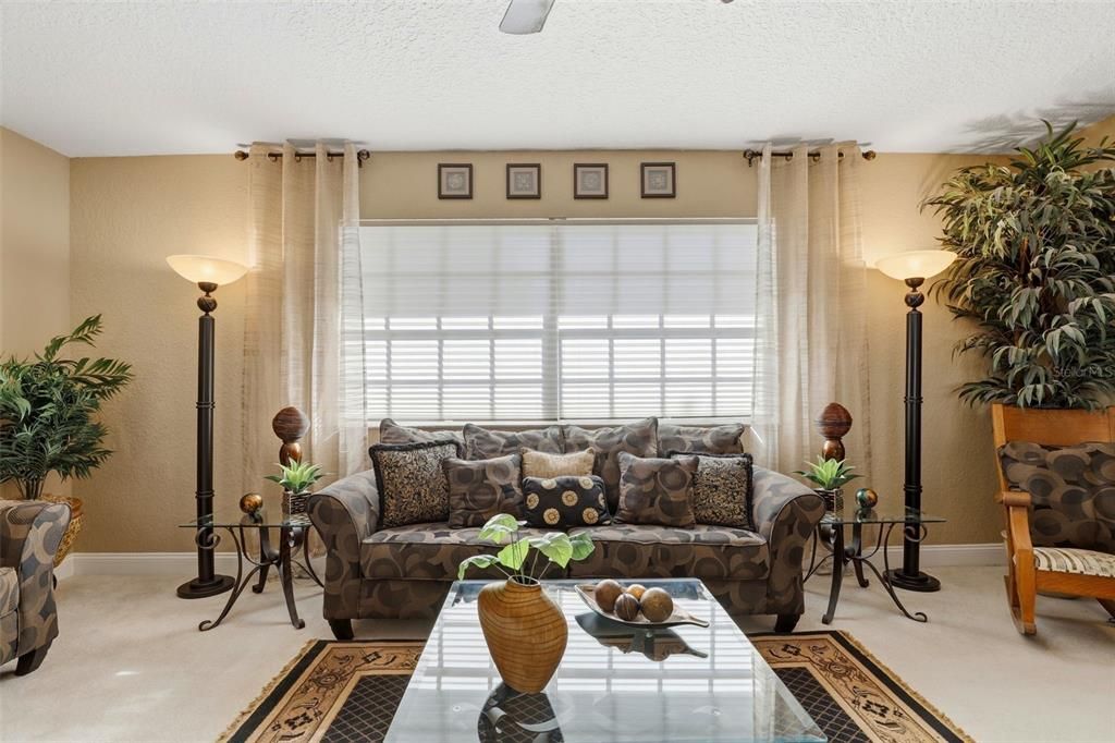 For Sale: $400,000 (3 beds, 2 baths, 1825 Square Feet)