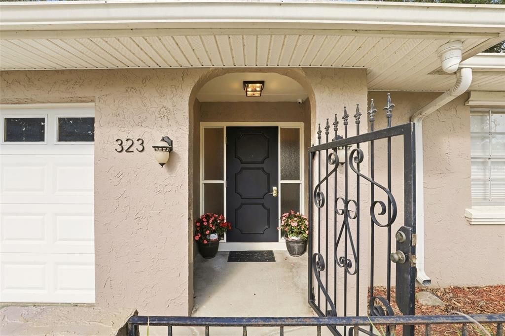 For Sale: $400,000 (3 beds, 2 baths, 1825 Square Feet)