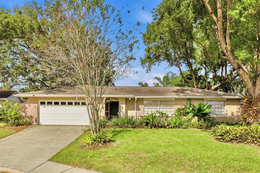 For Sale: $400,000 (3 beds, 2 baths, 1825 Square Feet)