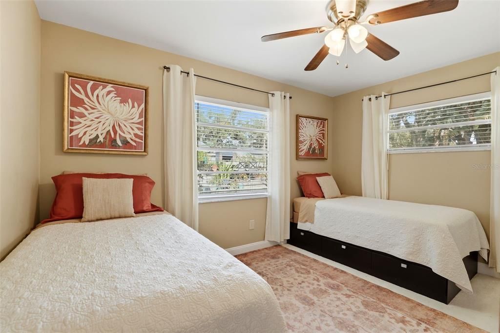 For Sale: $400,000 (3 beds, 2 baths, 1825 Square Feet)