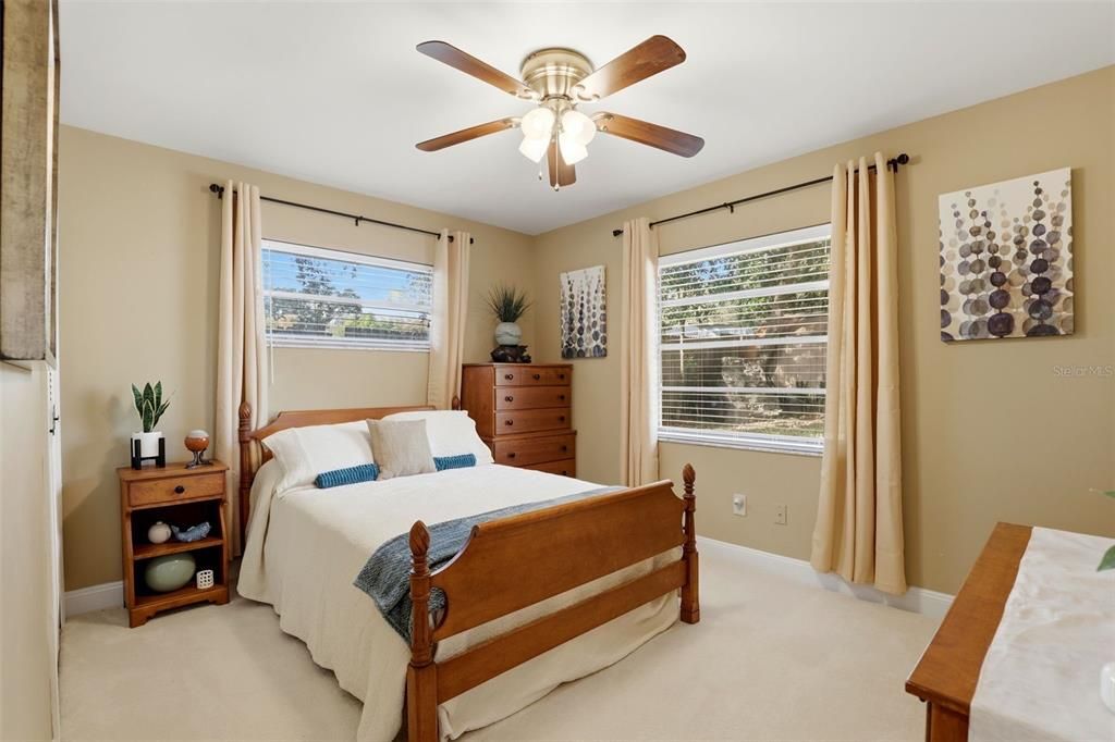 For Sale: $400,000 (3 beds, 2 baths, 1825 Square Feet)