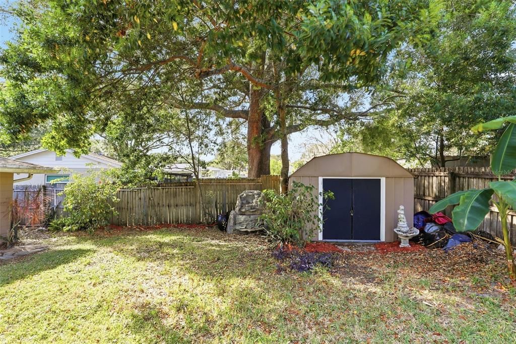 For Sale: $400,000 (3 beds, 2 baths, 1825 Square Feet)