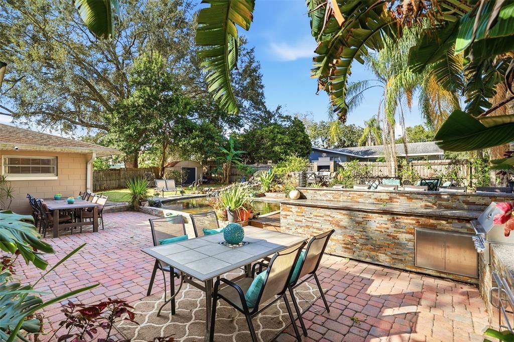 For Sale: $400,000 (3 beds, 2 baths, 1825 Square Feet)