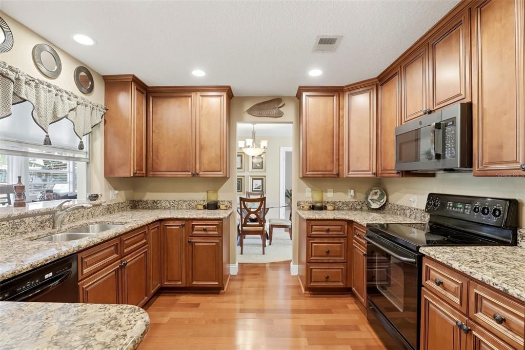 For Sale: $400,000 (3 beds, 2 baths, 1825 Square Feet)