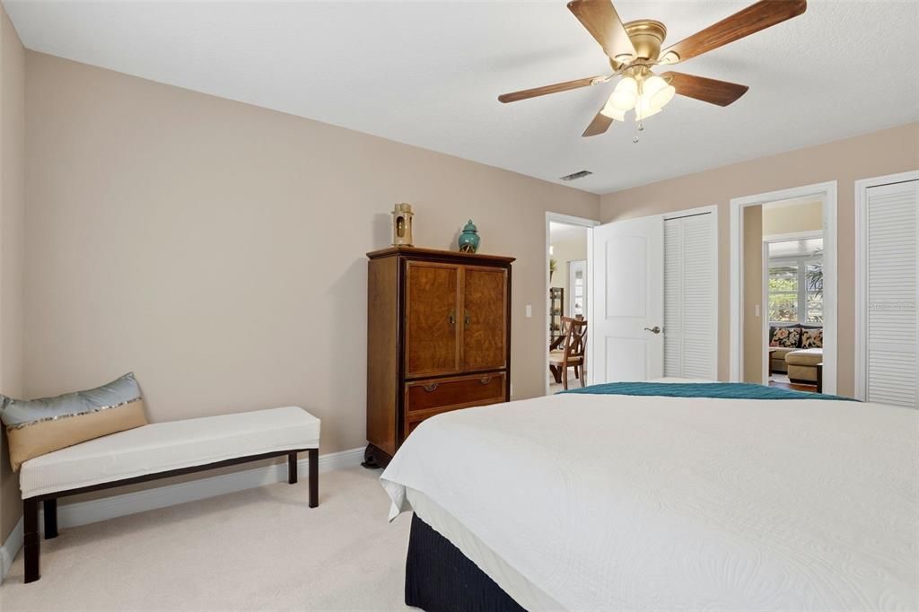 For Sale: $400,000 (3 beds, 2 baths, 1825 Square Feet)