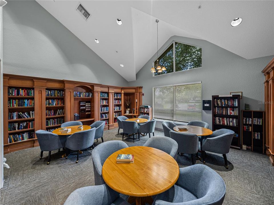 合同活跃: $340,000 (2 贝兹, 2 浴室, 1521 平方英尺)