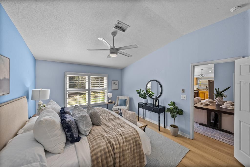 合同活跃: $340,000 (2 贝兹, 2 浴室, 1521 平方英尺)