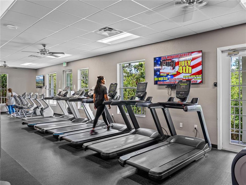 合同活跃: $340,000 (2 贝兹, 2 浴室, 1521 平方英尺)