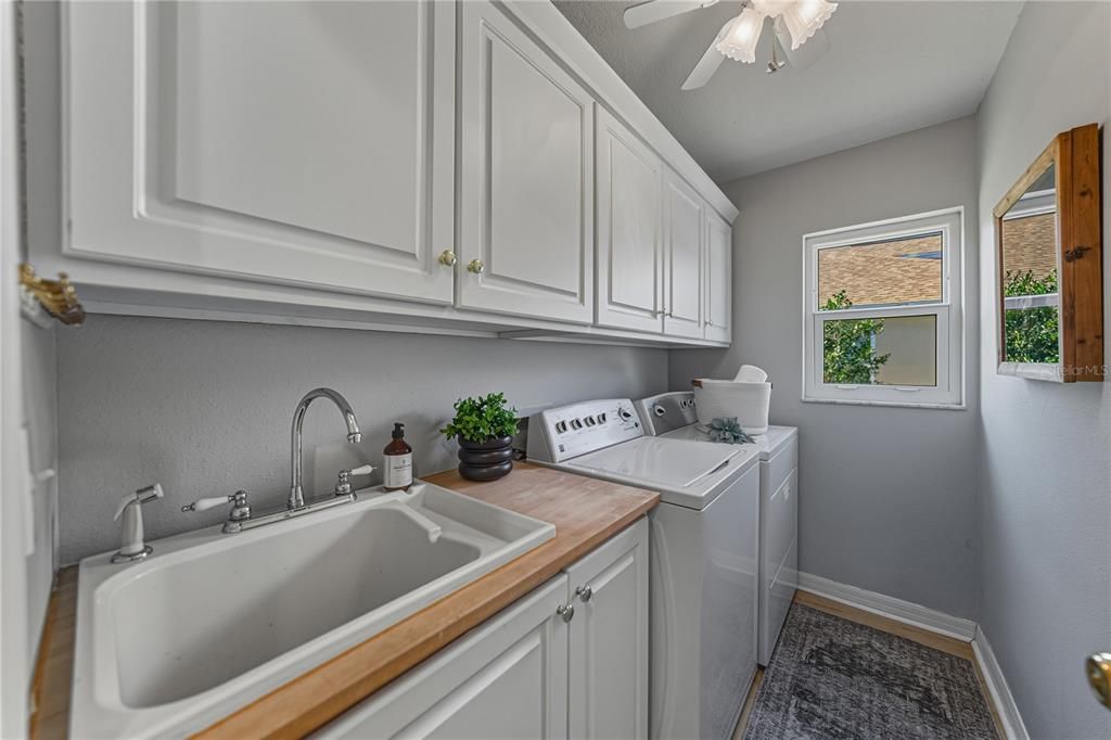 合同活跃: $340,000 (2 贝兹, 2 浴室, 1521 平方英尺)