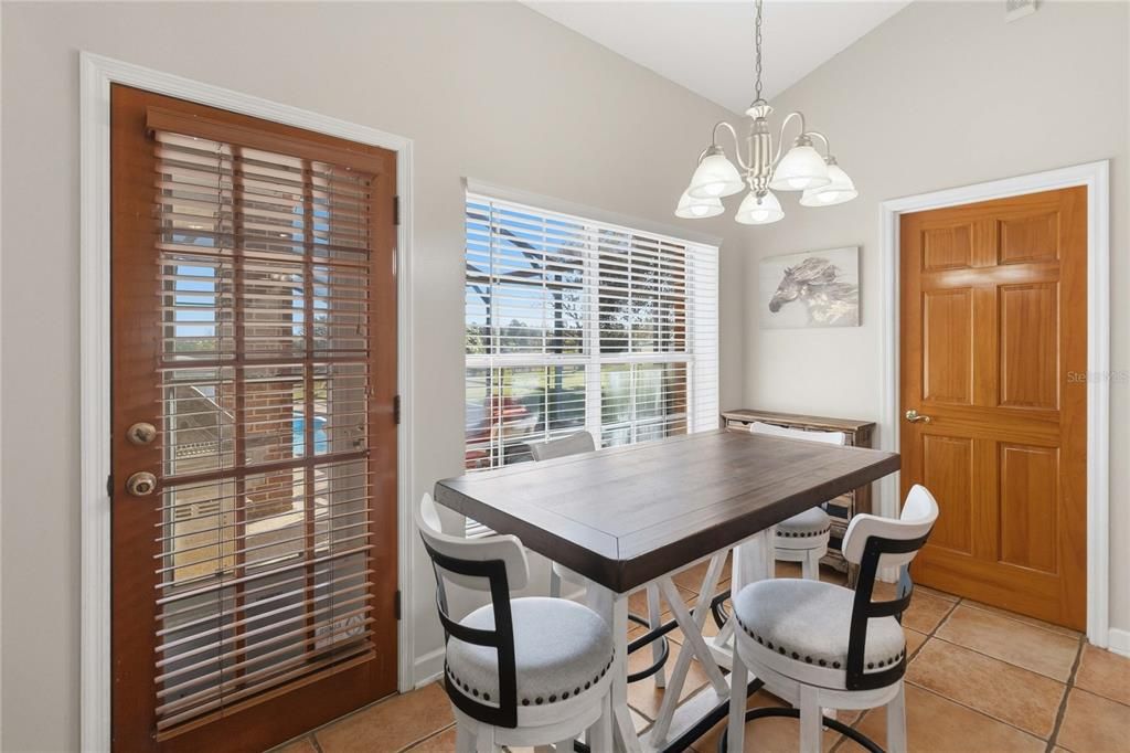 На продажу: $1,550,000 (4 спален, 3 ванн, 4370 Квадратных фут)