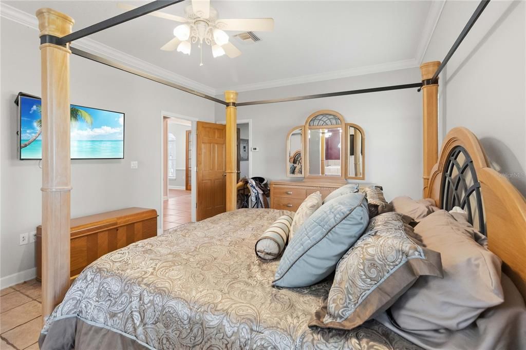 На продажу: $1,550,000 (4 спален, 3 ванн, 4370 Квадратных фут)