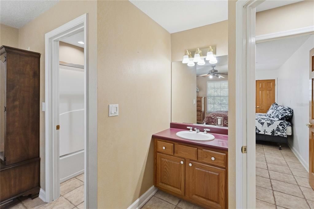 На продажу: $1,550,000 (4 спален, 3 ванн, 4370 Квадратных фут)