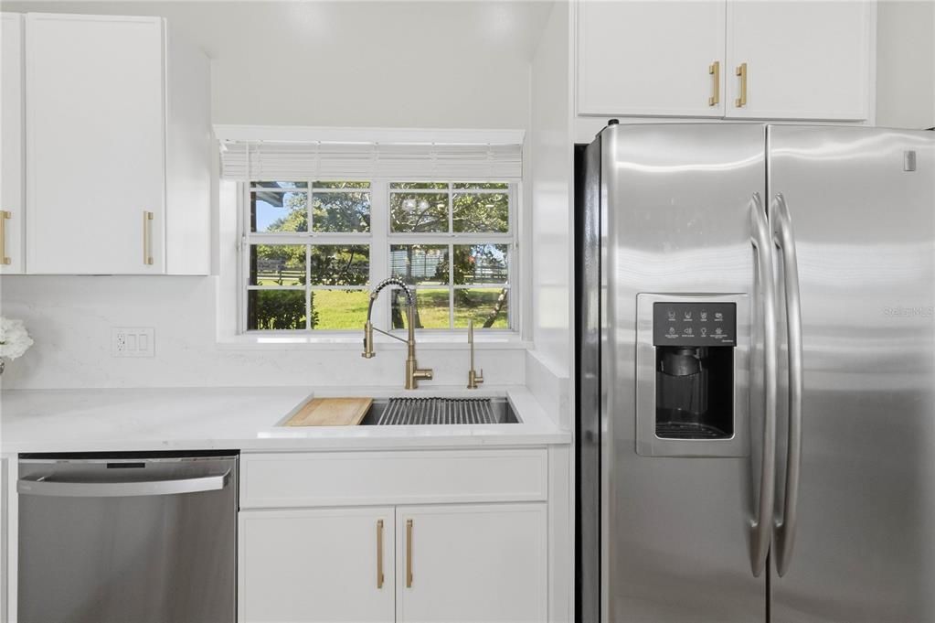 На продажу: $1,550,000 (4 спален, 3 ванн, 4370 Квадратных фут)