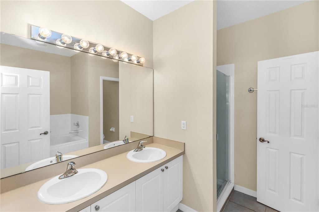 待售: $350,000 (3 贝兹, 2 浴室, 1602 平方英尺)