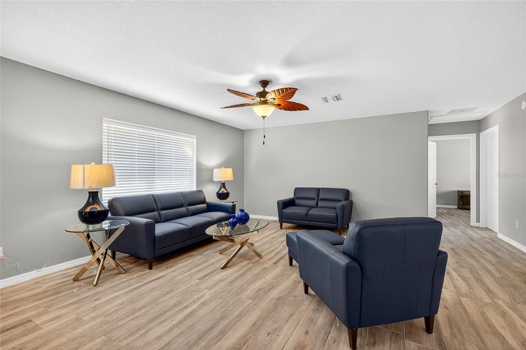 На продажу: $650,000 (3 спален, 2 ванн, 2277 Квадратных фут)