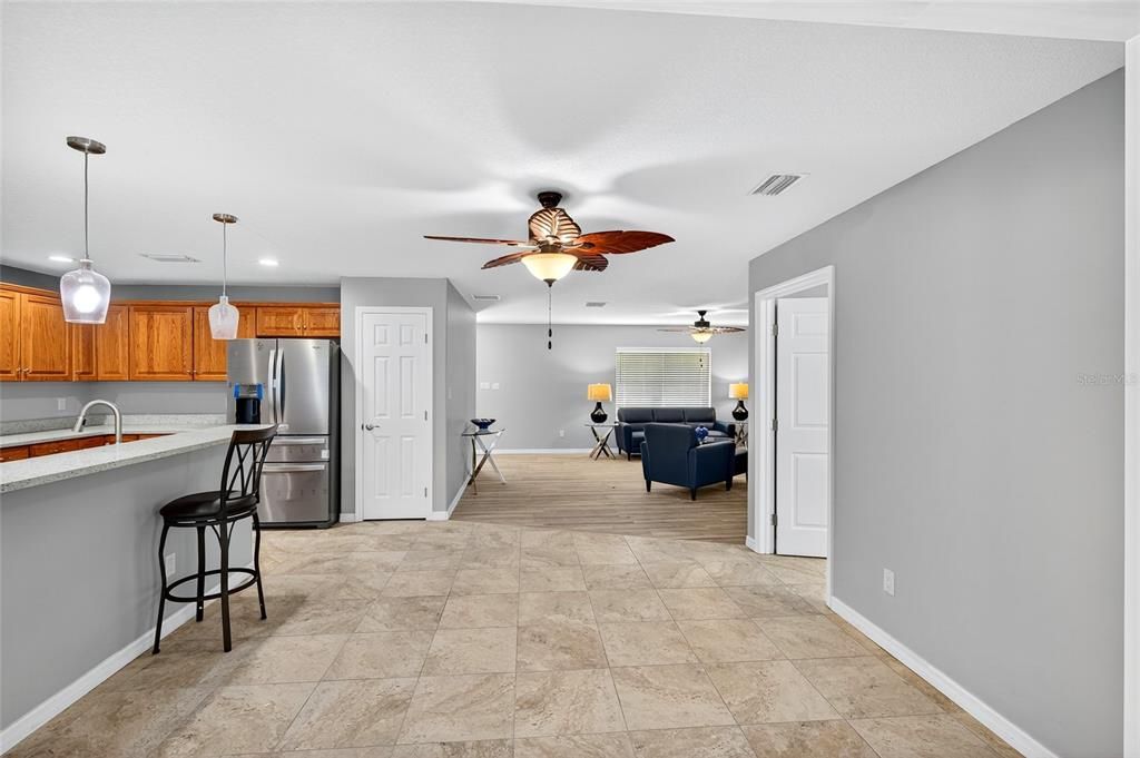 На продажу: $650,000 (3 спален, 2 ванн, 2277 Квадратных фут)