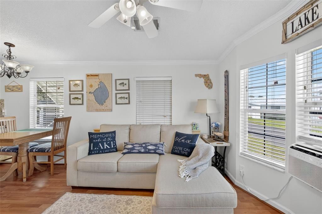 For Sale: $84,000 (1 beds, 1 baths, 404 Square Feet)