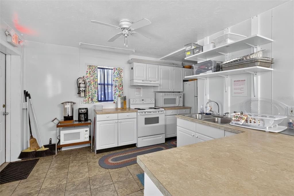 For Sale: $84,000 (1 beds, 1 baths, 404 Square Feet)