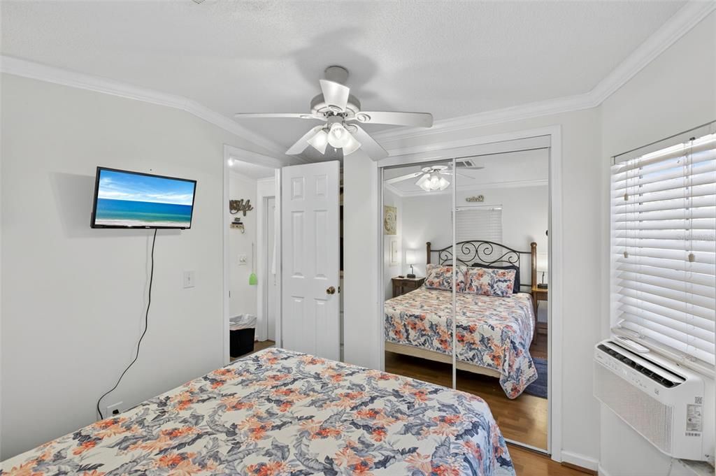 For Sale: $84,000 (1 beds, 1 baths, 404 Square Feet)